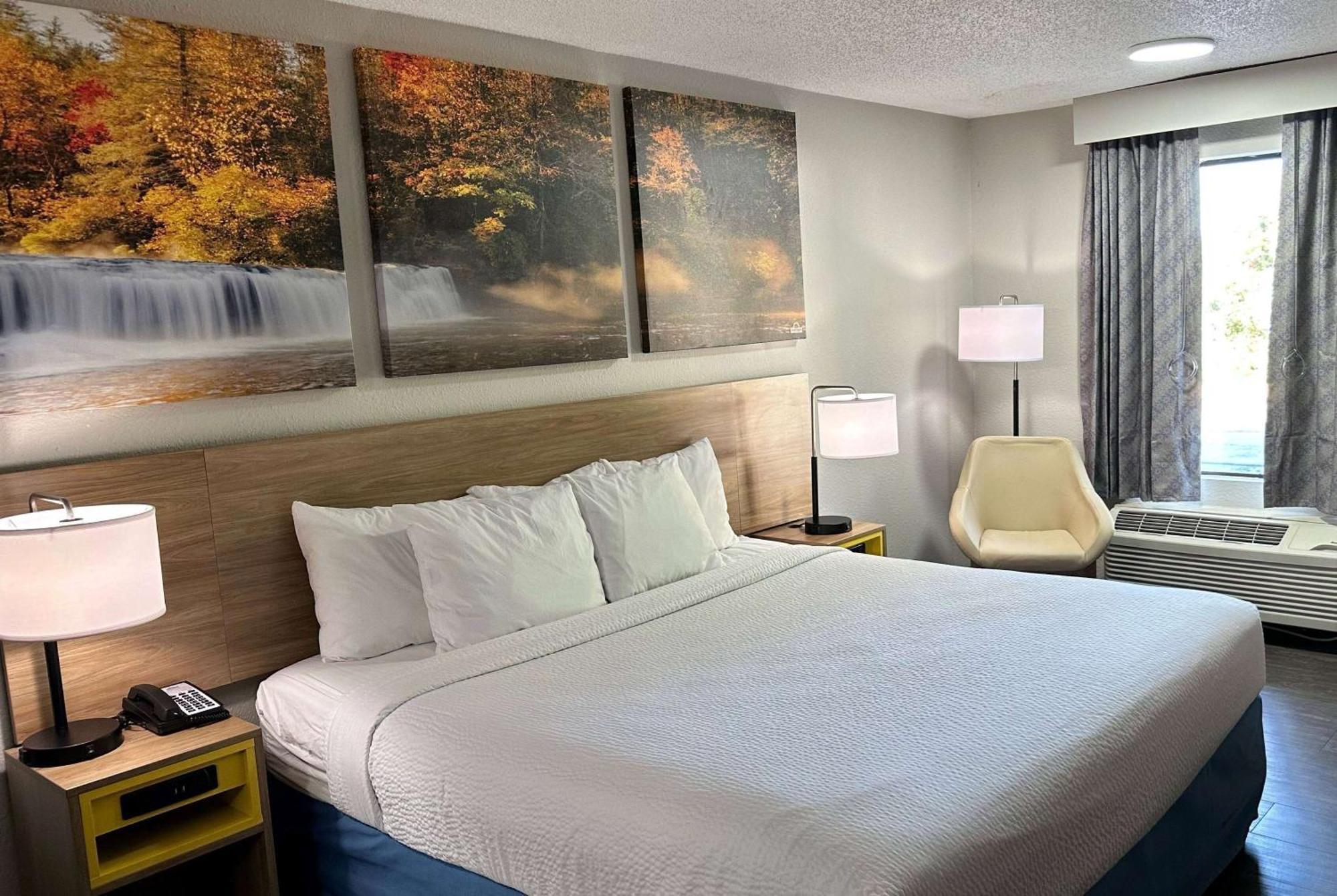 Days Inn By Wyndham Columbia Ne Fort Jackson Esterno foto